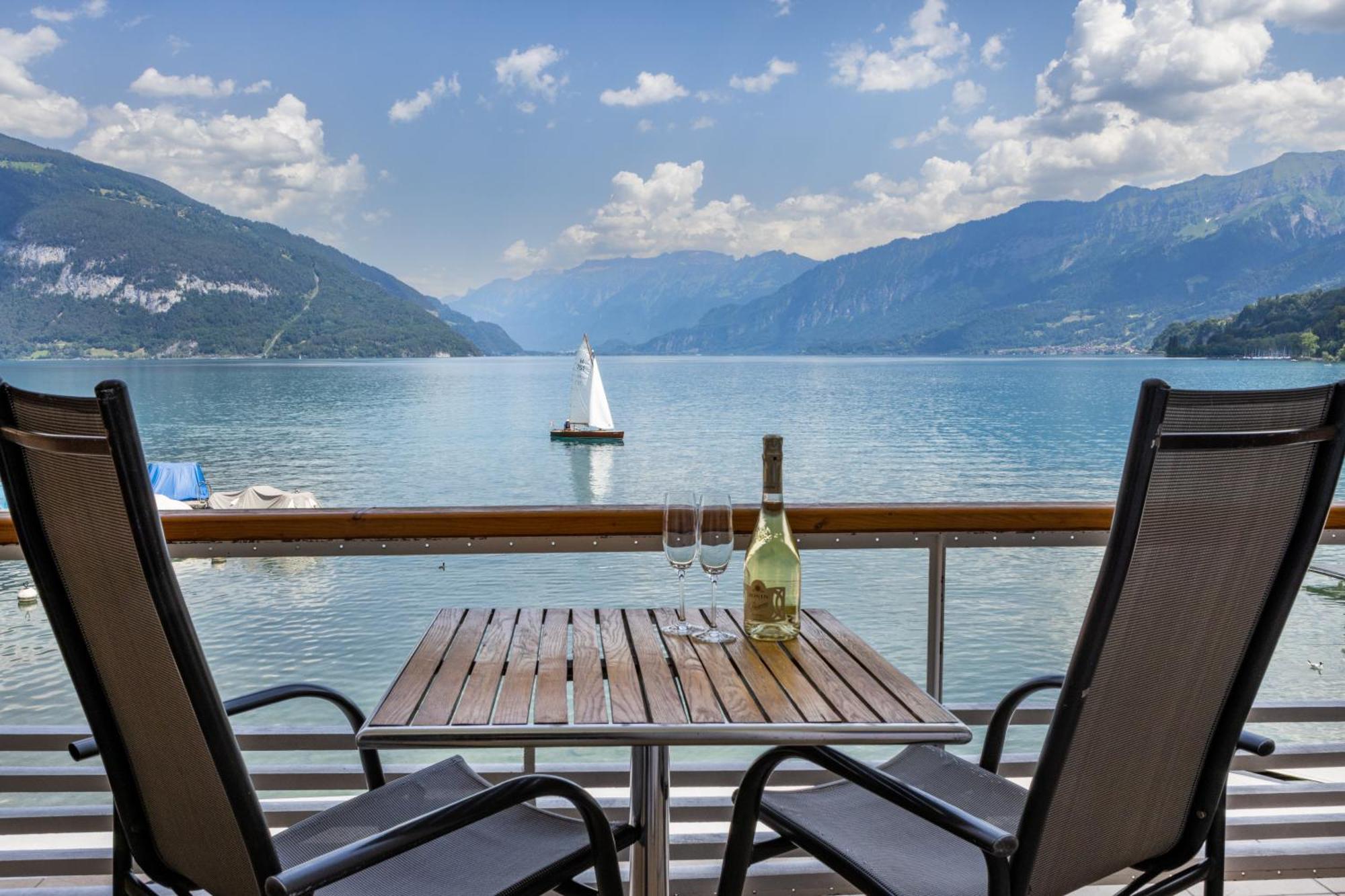 Strandhotel Seeblick Faulensee Eksteriør bilde