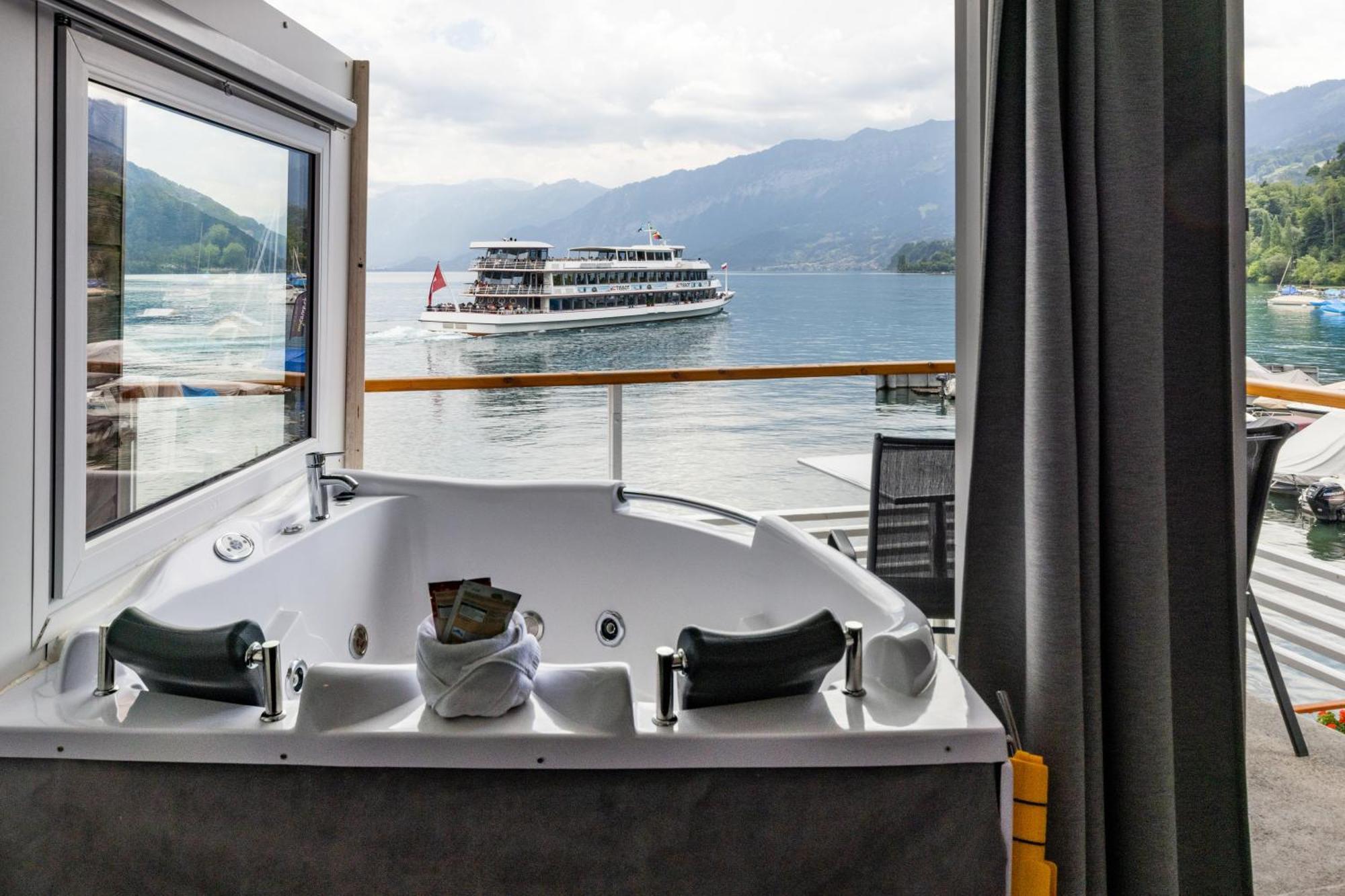 Strandhotel Seeblick Faulensee Eksteriør bilde