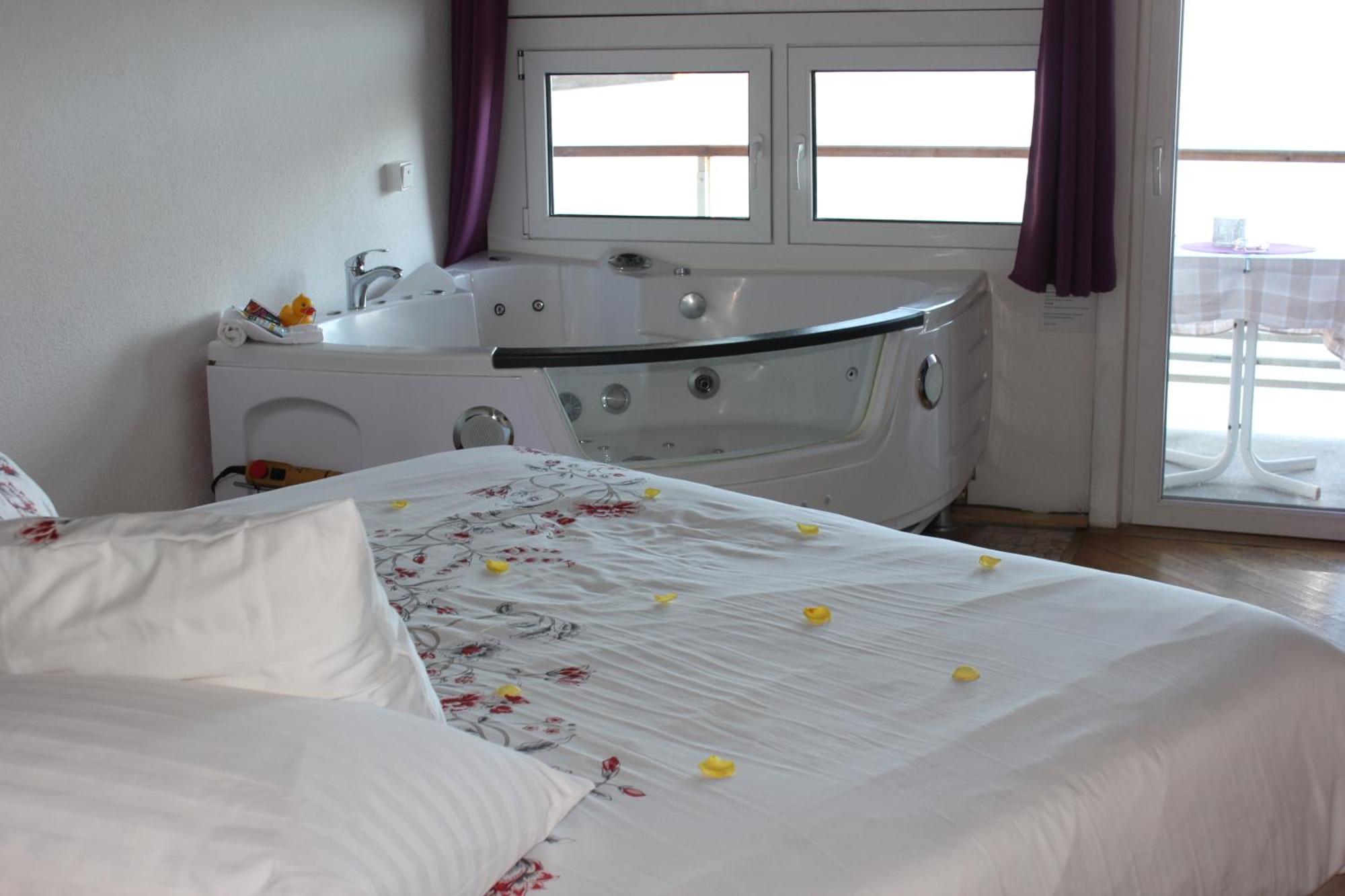 Strandhotel Seeblick Faulensee Eksteriør bilde
