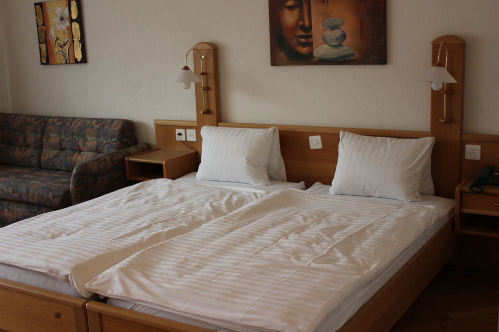 Strandhotel Seeblick Faulensee Eksteriør bilde