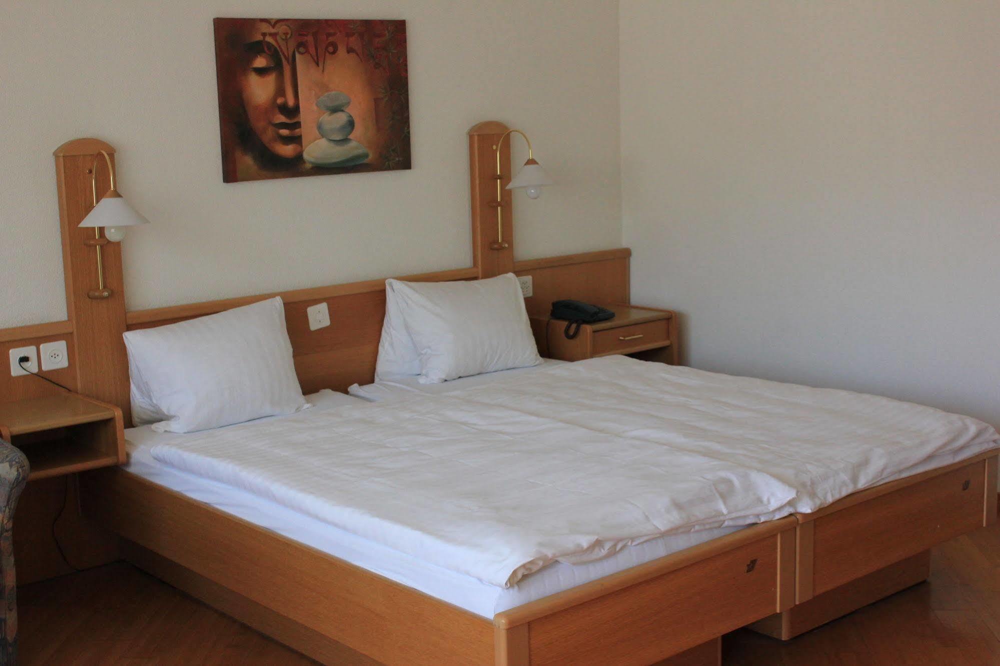 Strandhotel Seeblick Faulensee Eksteriør bilde