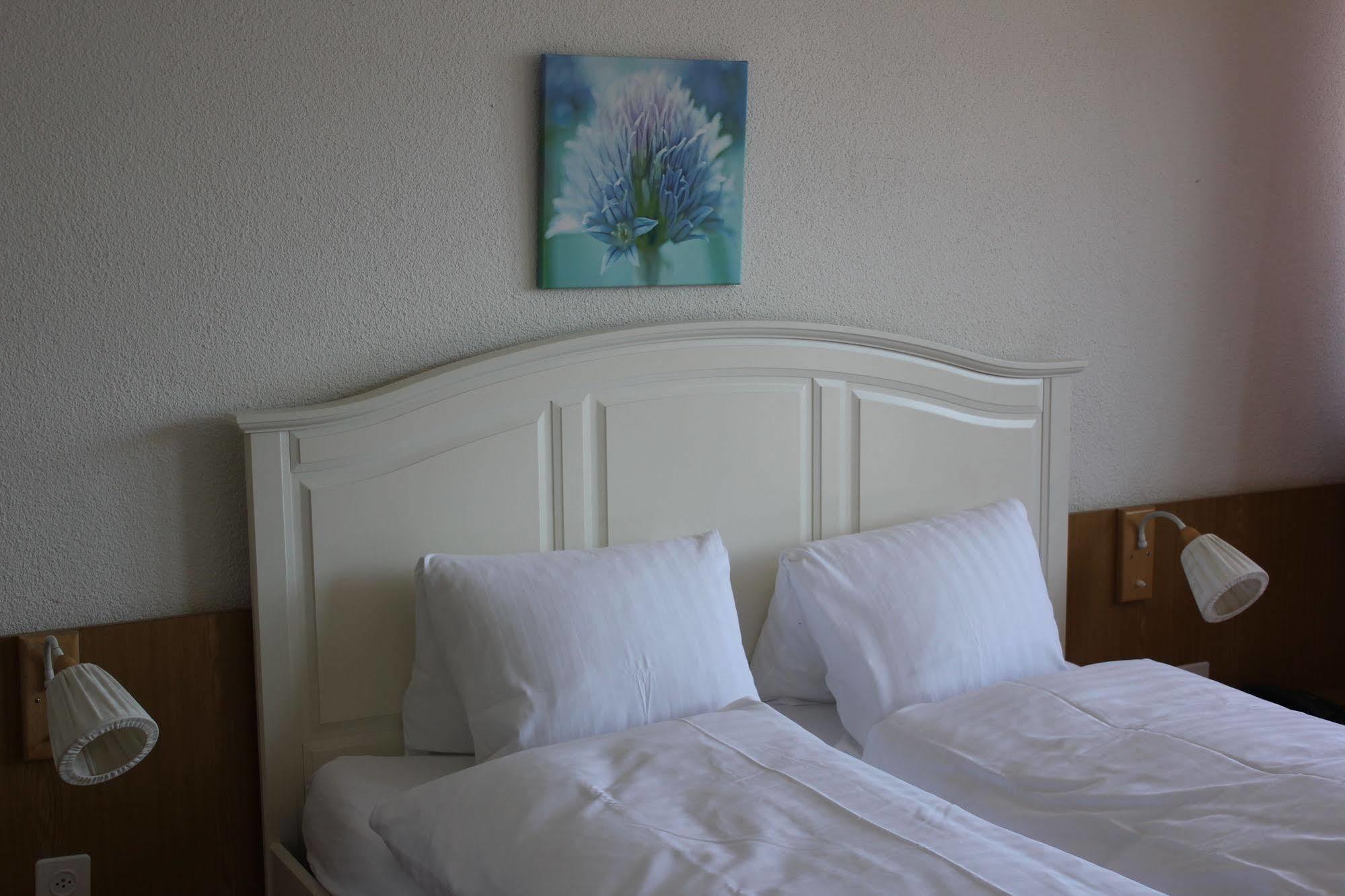 Strandhotel Seeblick Faulensee Eksteriør bilde